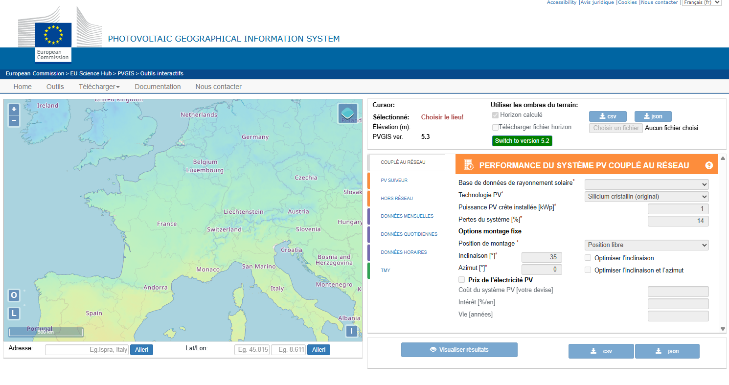 Interface officielle PVGIS de la Commission européenne, utilisée pour calculer la production photovoltaïque réelle d'une maison de 90 m² : carte d'ensoleillement de l'Europe et paramètres du système (puissance crête, pertes, inclinaison, azimut)